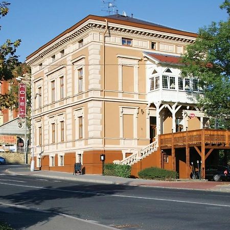 Hotel Mertin Chomutov Kültér fotó