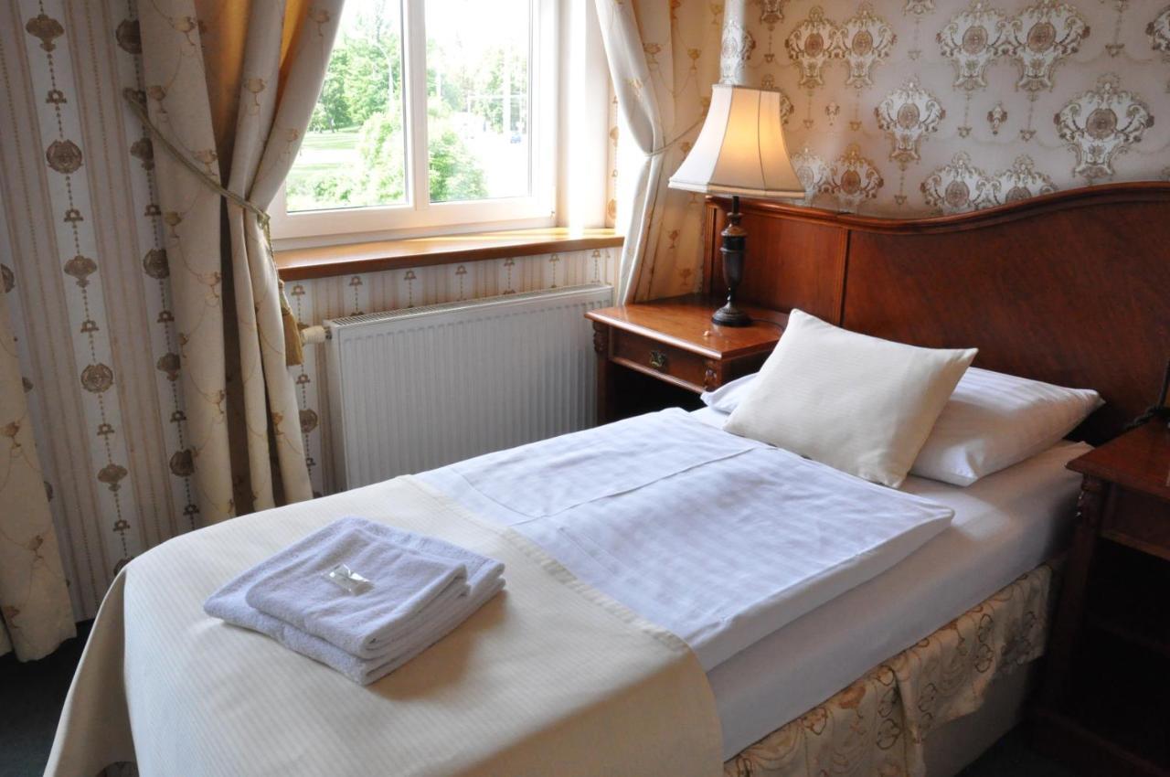 Hotel Mertin Chomutov Kültér fotó