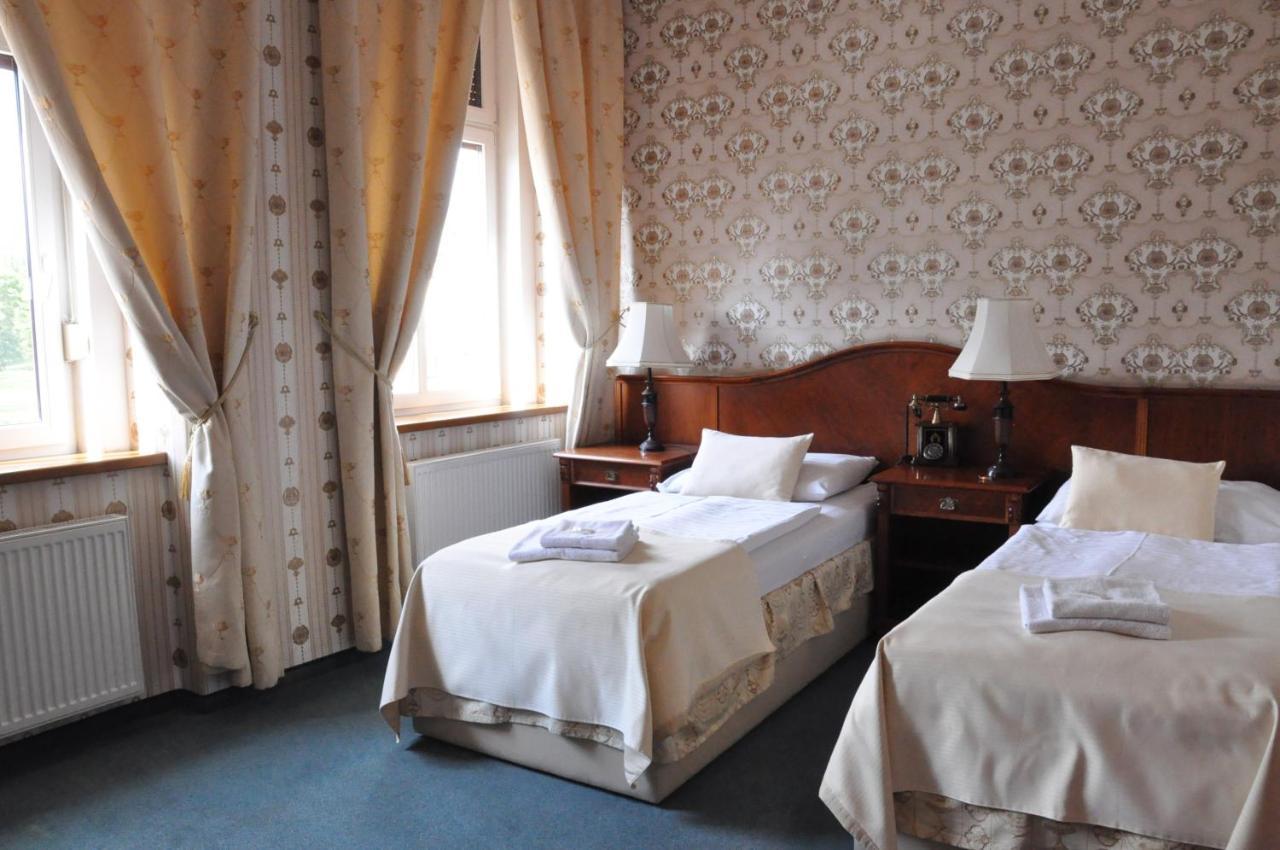 Hotel Mertin Chomutov Kültér fotó