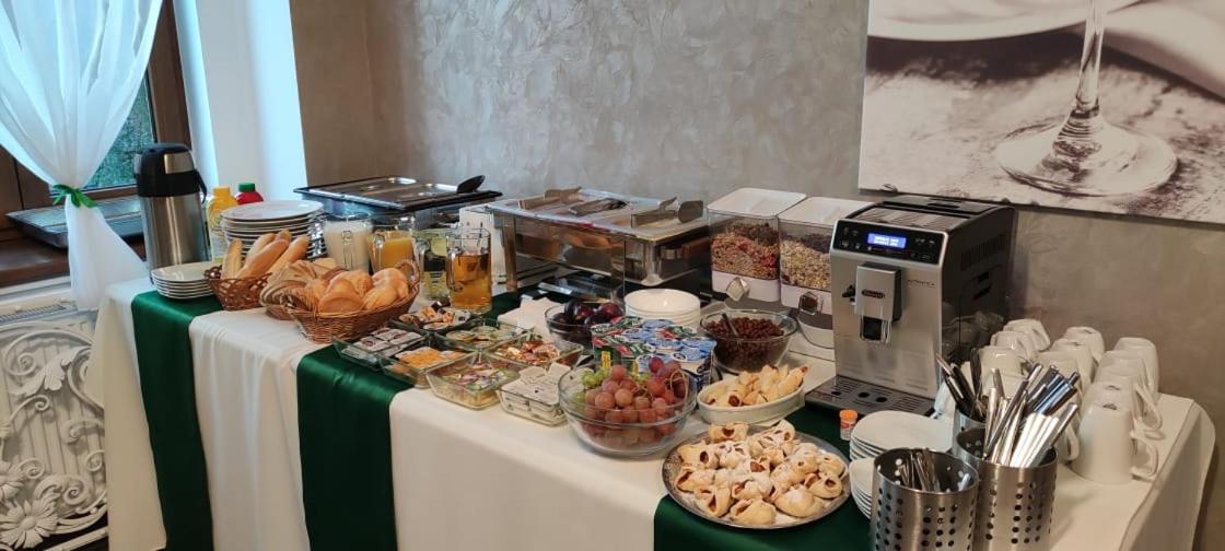 Hotel Mertin Chomutov Kültér fotó