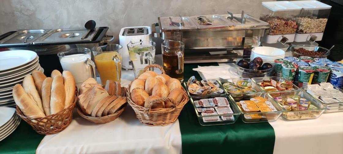 Hotel Mertin Chomutov Kültér fotó