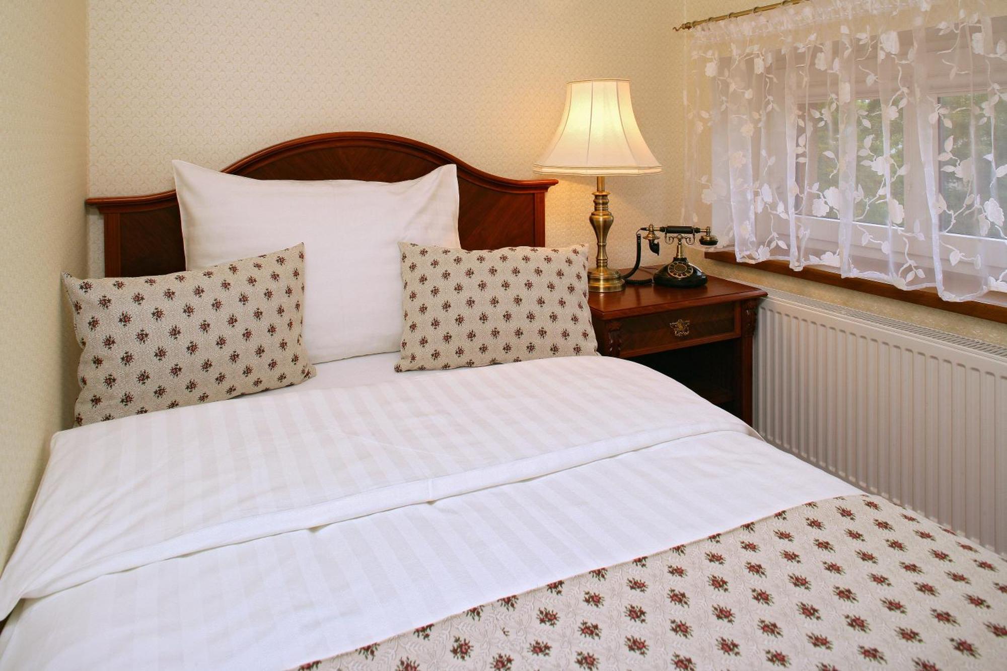 Hotel Mertin Chomutov Kültér fotó
