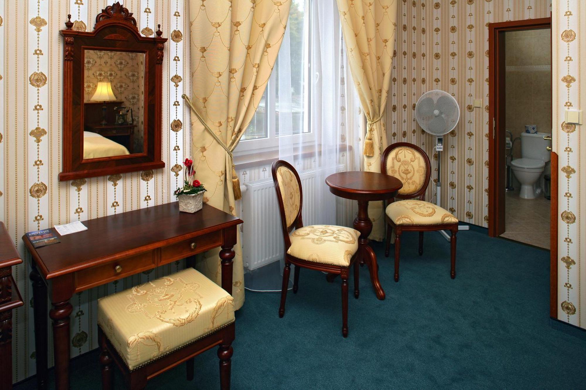 Hotel Mertin Chomutov Kültér fotó